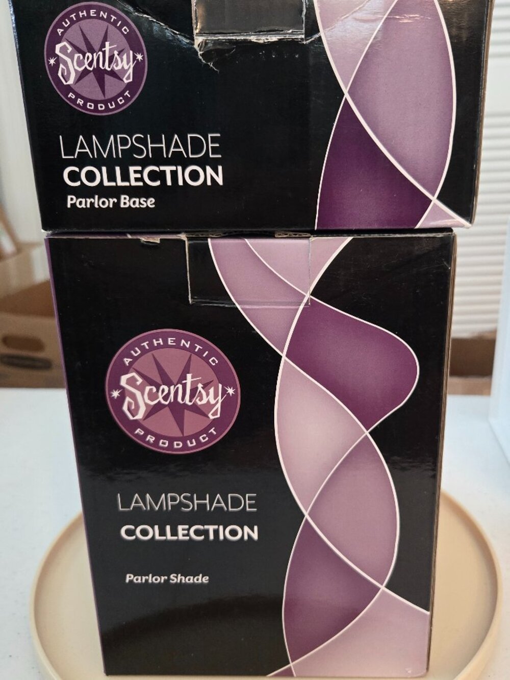 Scentsy Parlor Shade Scent Wax Warmer & Parlor Base Pre-owned